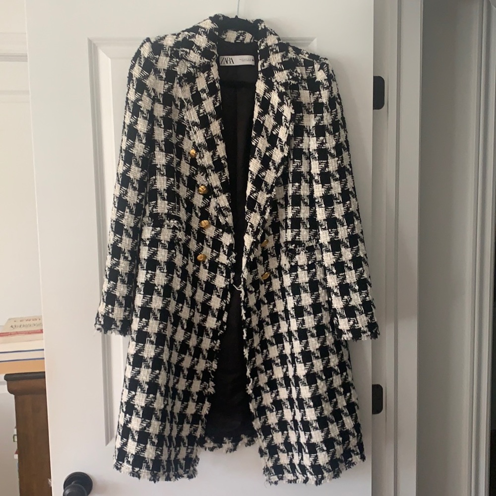 Zara houndstooth long jacket size M. Never worn!